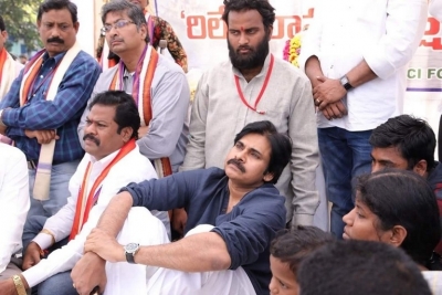 Pawan Kalyan Meet With DCI Employees At Visakhapatnam - 1 of 4