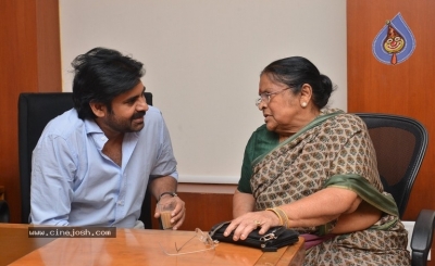 Pawan Kalyans Mom Donates for Janasena - 5 of 21