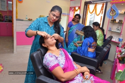 Pinks n Bloos Beauty Salon Launched By Chota K. Naidu  - 2 of 21