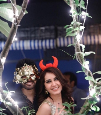 Rashi Khanna Birthday Party Photos - 3 of 12