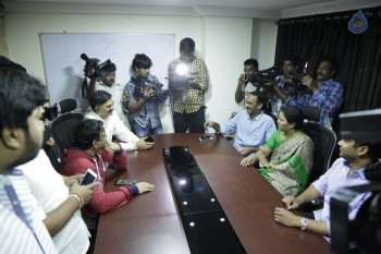 RGV Meets Vangaveeti and Devineni Families - 5 of 39