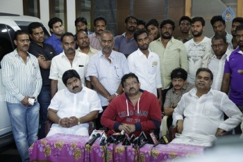 RGV Meets Vangaveeti and Devineni Families - 14 of 39