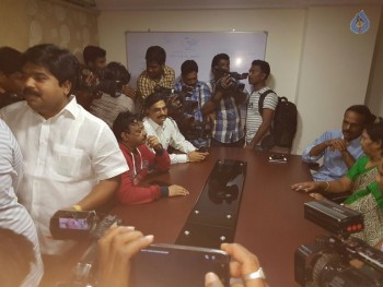 RGV Meets Vangaveeti and Devineni Families - 17 of 39