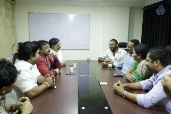 RGV Meets Vangaveeti and Devineni Families - 32 of 39