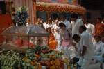 Sachin Pays Tribute to Sathya Sai Baba - 9 of 49