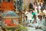 Sachin Pays Tribute to Sathya Sai Baba - 13 of 49