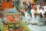 Sachin Pays Tribute to Sathya Sai Baba - 32 of 49