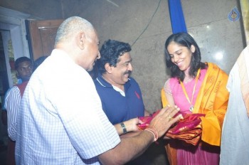 Saina Nehwal Visits Film Nagar Temple - 22 of 38