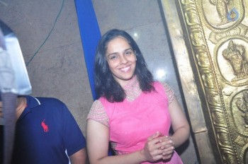 Saina Nehwal Visits Film Nagar Temple - 27 of 38