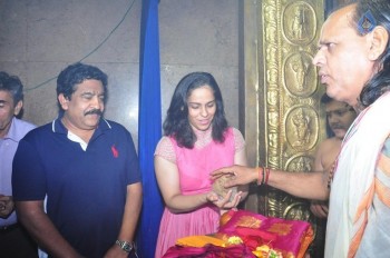 Saina Nehwal Visits Film Nagar Temple - 30 of 38