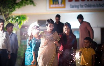 Samantha Celebrates Diwali at Pratyusha Foundation  - 3 of 33