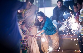 Samantha Celebrates Diwali at Pratyusha Foundation  - 18 of 33