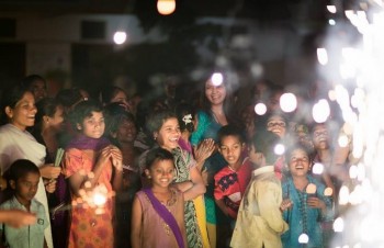 Samantha Celebrates Diwali at Pratyusha Foundation  - 21 of 33