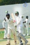 Shoaib Malik Practicing Cricket with Hyderabad Players - 5 of 14