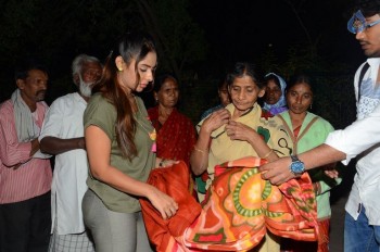 Sri Reddy Distributes Blankets for Orphans - 5 of 40