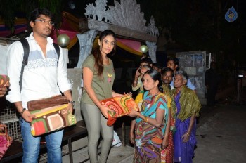 Sri Reddy Distributes Blankets for Orphans - 8 of 40