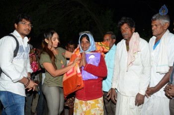 Sri Reddy Distributes Blankets for Orphans - 9 of 40