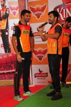 Sunrisers Team at Inorbit Mall - 27 of 28
