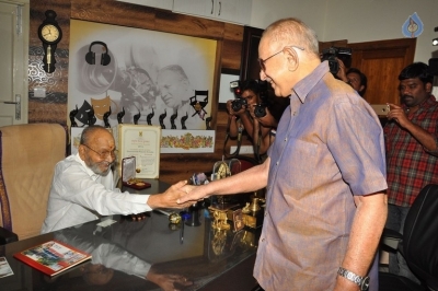 Super Star Krishna Meets Dadasaheb Phalke K Viswanath - 13 of 32