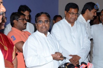 T Congress Leaders Watches Rudramadevi Movie - 38 of 33