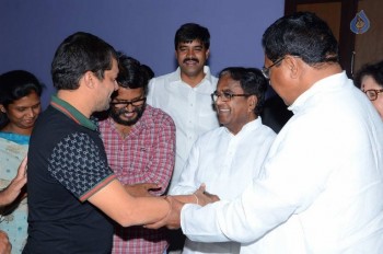 T Congress Leaders Watches Rudramadevi Movie - 27 of 33