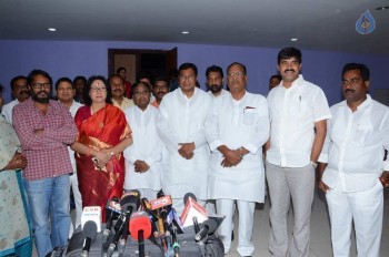 T Congress Leaders Watches Rudramadevi Movie - 33 of 33