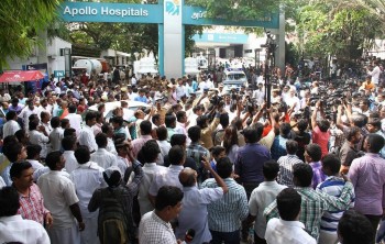 Tamil Nadu CM Jayalalithaa Final Journey Photos - 39 of 147