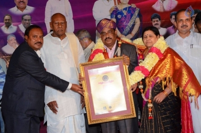 Telugu Cinema World Records Felicitation Press Meet - 2 of 42