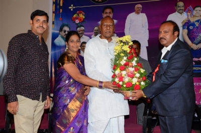 Telugu Cinema World Records Felicitation Press Meet - 8 of 42