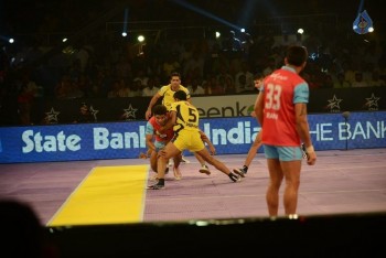 Telugu Titans Vs Jaipur Pink Panthers Kabaddi Match Photos - 74 of 100