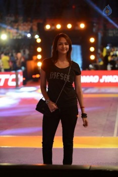 Telugu Titans Vs Bengal Warriors Kabaddi Match Photos - 11 of 78