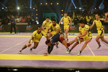 Telugu Titans Vs Bengal Warriors Kabaddi Match Photos - 43 of 78
