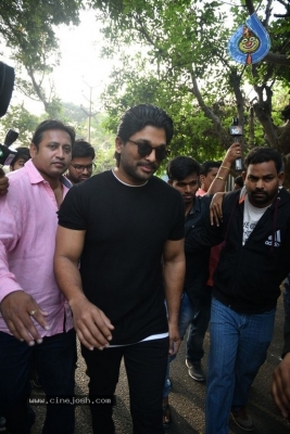 Tollywood Celebrities Cast their Votes  - 9 of 63