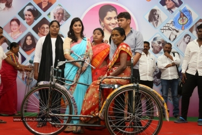 Varalaxmi Sarathkumar At Blood Donation Camp - 10 of 19