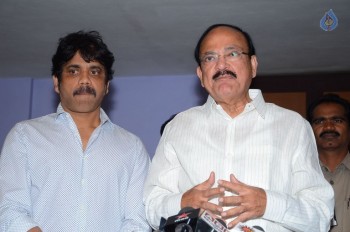 Venkaiah Naidu Watches Om Namo Venkatesaya - 14 of 41