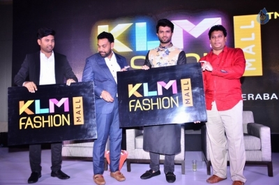 Vijay Devarakonda at KLM Mall Logo Launch event - 23 of 34