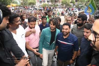 Vijay Devarakonda Launches KLM Shopping Mall - 15 of 38