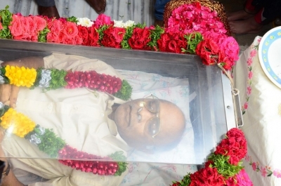 Vijaya Bapineedu Condolences Photos - 13 of 42