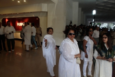 Vinod Khanna Prayer Meet Photos - 8 of 42