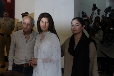 Vinod Khanna Prayer Meet Photos - 29 of 42