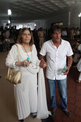 Vinod Khanna Prayer Meet Photos - 34 of 42