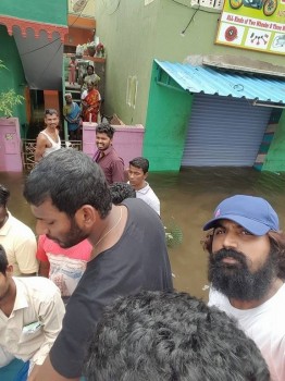 Vishal Supplying Food Packets and Water - 32 of 24