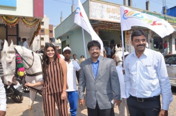 Yamini Bhaskar Launches Cellbay Mobile Store - 6 of 20