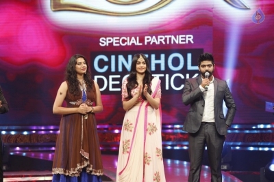 Zee Tv Apsara Award Stills - 18 of 61