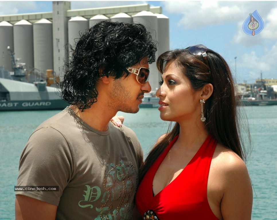Aa Roju Movie Spicy Stills - 3 / 16 photos