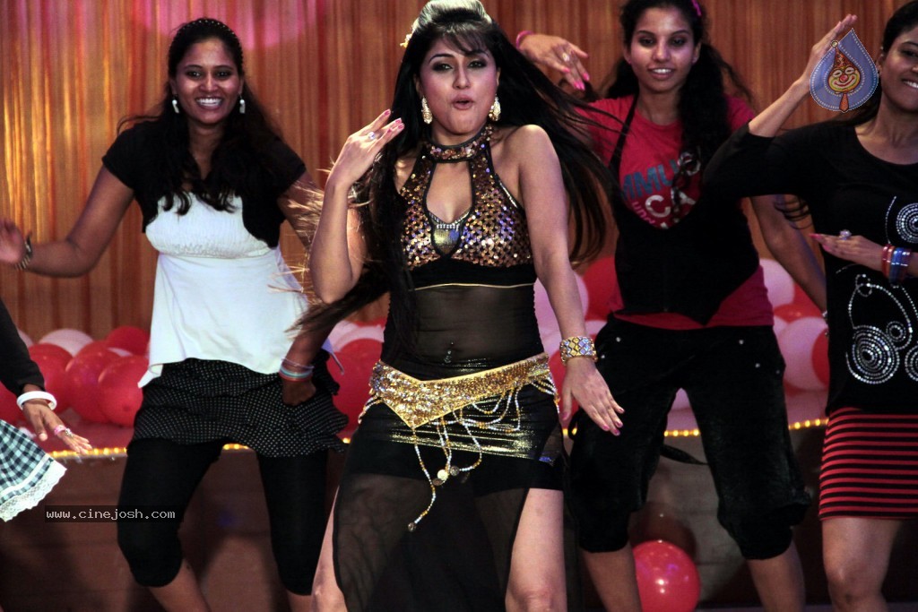 Aarti Puri Item Song Stills - 62 / 69 photos