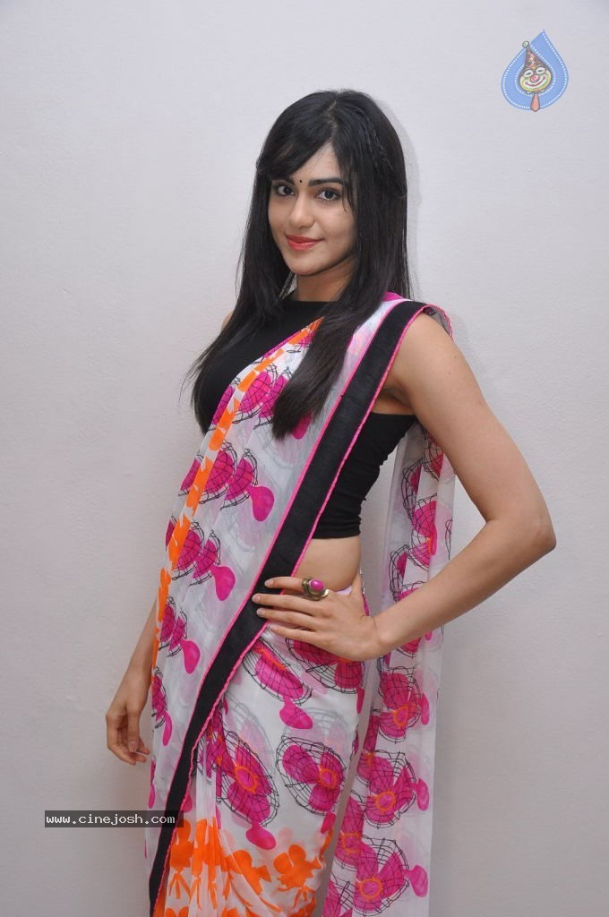 Adah Sharma Hot Photos - 45 / 75 photos