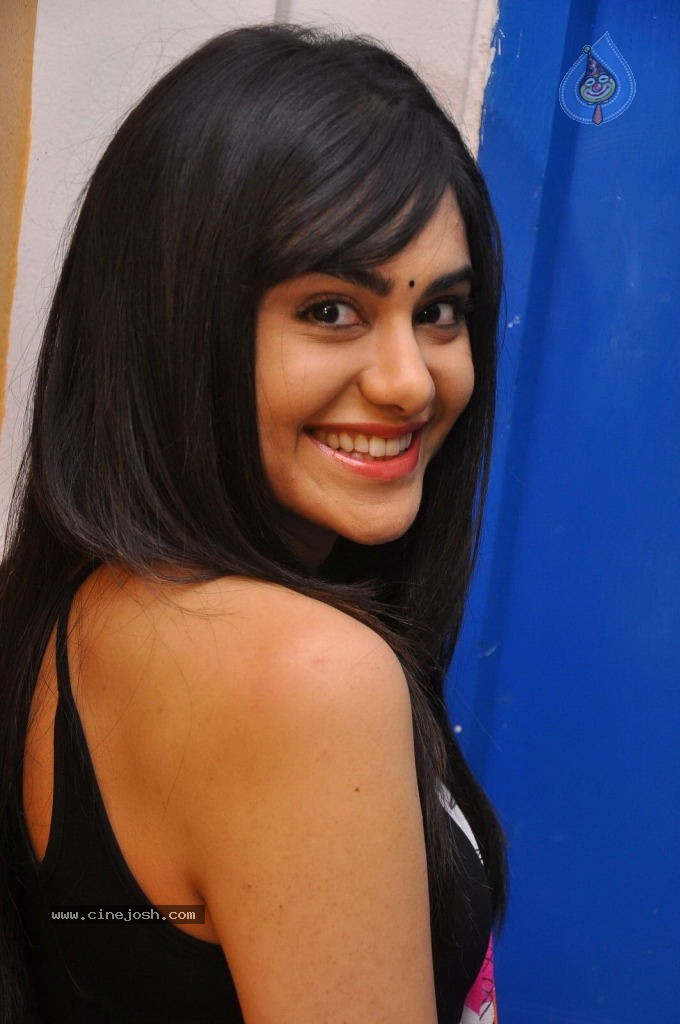 Adah Sharma Hot Photos - 56 / 75 photos