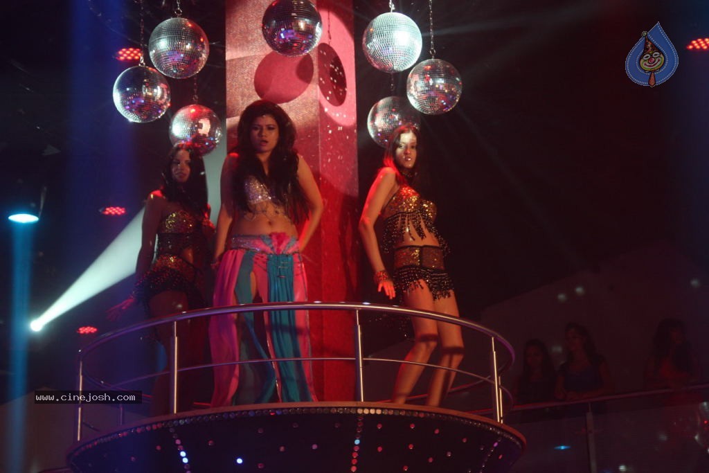 Amavasya Movie Item Song Stills - 99 / 177 photos