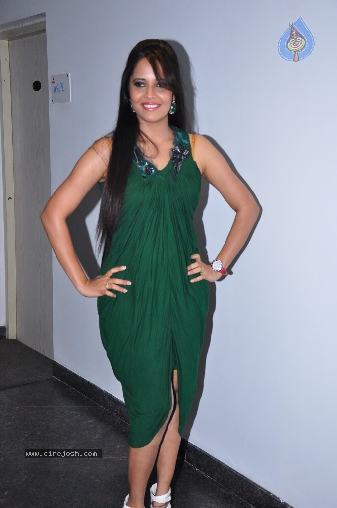 Anchor Anasuya Hot Gallery - 18 / 69 photos